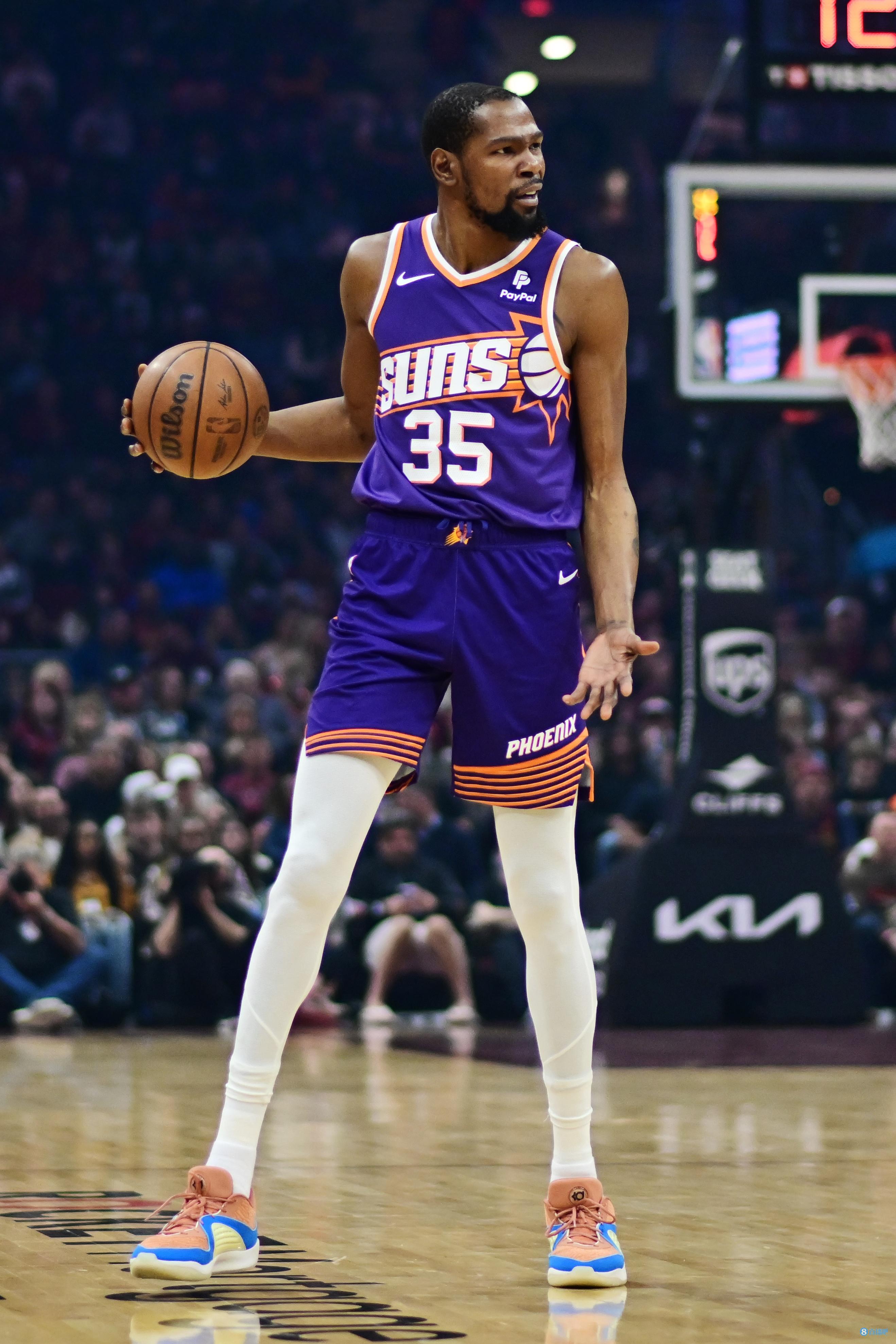 平博登录-杜兰特在TL比赛中精彩发挥，突破纪录引发热议！-平博登录